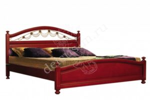 Кровати с ковкой из массива дерева в интерьере спальни