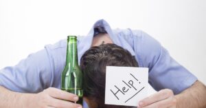 Спасение от запоя: как поддержать алкоголика на пути к выходу