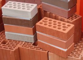 Чем отличается лицевой кирпич от строительного