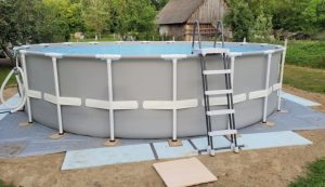 Почему стоит выбрать каркасный бассейн для дачи: 5 главных плюсов